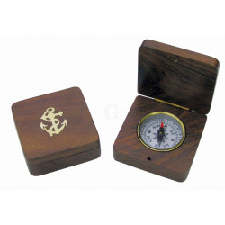 SeaClub Kompass in Holzklappbox eingearbeitet