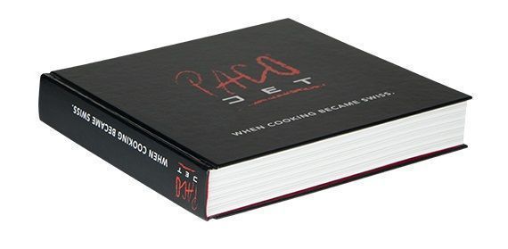 Ein dickes Rezeptbuch liegt der Lieferung bei